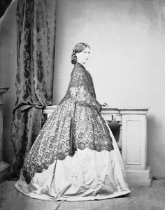 Noble Roman poserer på et studiefoto