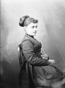 Noble Roman poserer på et studiefoto