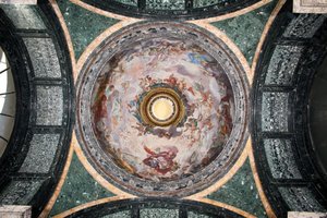 Udsigt over kuplen af ​​Cybo-kapellet, dekoreret med freskomalerier af Luigi Garzi (1638-1721) (Udsigt over kuplen af ​​Cybo-kapellet fresker af Luigi Garzi) Rom Basilica di Santa Maria del Popolo (Kirken Santa Maria del Popolo), Cybo Kapel