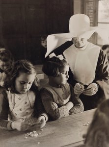 Piger på et børnehjem Fransk af Luigi Leoni