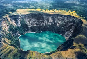 Kratersø ved vulkanen Coseguina i det nordvestlige Nicaragua