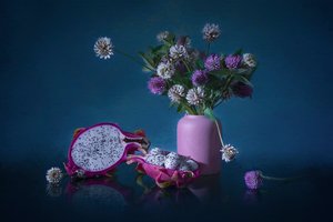 Stemningsfulde dragefrugtblomster af Lydia Jacobs