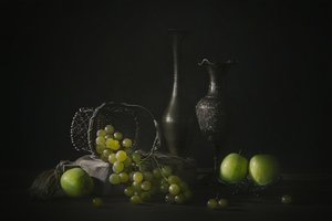 Stemningsfulde druer og æbler af Lydia Jacobs
