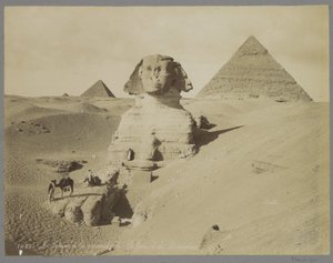 Sphinx en de piramide af Chefren en van Mykerinos Sphynxen og pyramiderne af Cheffren og Micerinus (titel på objekt)