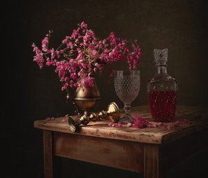 Elegant lyserødt stilleben af Margareth Perfoncio
