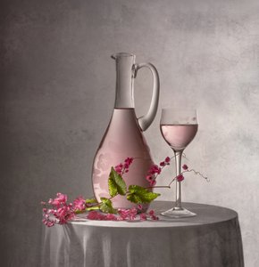 Elegant lyserødt stilleben