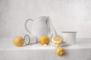 Stilleben med friske citroner af Margareth Perfoncio