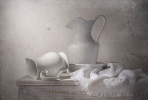 Stille keramisk stilleben af Margareth Perfoncio