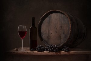Rustikt stilleben med vin af Margareth Perfoncio