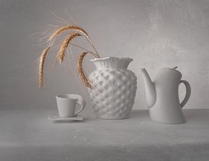 Hvidt, minimalistisk stilleben af Margareth Perfoncio