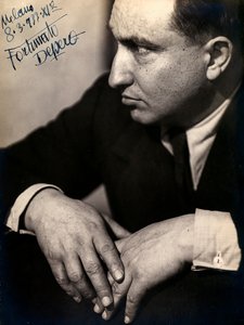 Portræt af den futuristiske maler Fortunato Depero taget den 8. marts af Mario Castagneri