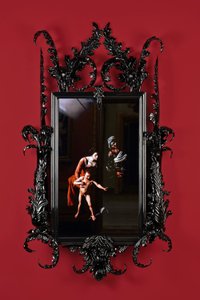 Black Mirror, Leo Minor, 2014 (sort Murano-glas, overvågningsspejl, stål, træ, lak, LCD-skærm og harddisk) af Mat Collishaw