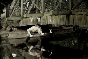At fange feer 2 af Mat Collishaw