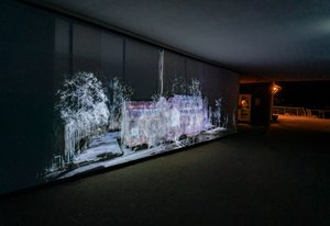 Echolocation, 2021 (3-kanals videoprojektion på polypropylen-net)