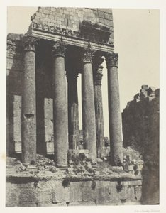 Baalbeck (Heliopolis), Jupiter-templet, set fra den sydøstlige vinkel; Syrien af Maxime Du Camp