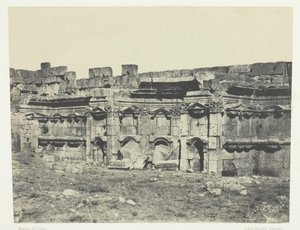 Baalbeck, Interior of the Enclosure of the Temples of the Sun and Jupiter, Syrien, 184951, trykt 1852. af Maxime Du Camp