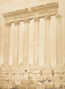 Søjlegang af Solens Tempel, ved Baâlbek Heliopolis, september 1850. af Maxime Du Camp