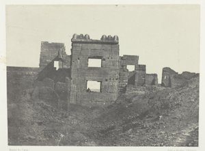 Medinet-Habou, den østlige facade af Gynécée de Ramsès-Mèiamoun; Theben af Maxime Du Camp