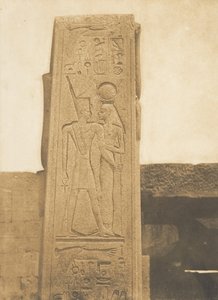 Søjle af granithelligdommen i Karnacs palads Bas-relief repræsenterende Thothmes III..., 1849-50. af Maxime Du Camp