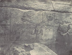 Theben. Karnak Palace. Udvendige skulpturer af Granit Sanctuary, 1850. af Maxime Du Camp