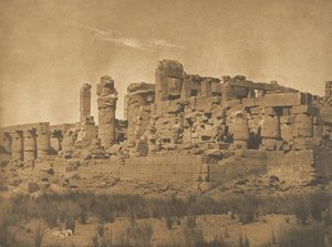 Udsigt over Hypostyle Hall of Palace of Karnac, taget fra N.E. vinkel, 1849-50. af Maxime Du Camp