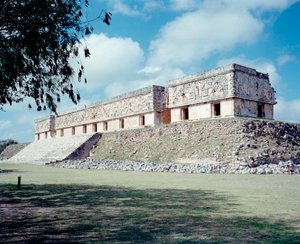 Før colombiansk civilisation: udsigt over stedet for Uxmals gamle maya-hovedstad, Puuc-stil. North Yucatan 600-900 e.Kr.: spåmandens pyramide. Mexico af Mayan