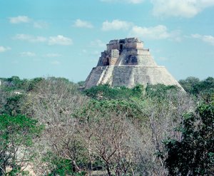 Før colombiansk civilisation: udsigt over det øvre tempel på stedet for Uxmals gamle maya-hovedstad, Puuc-stil. Nord Yucatan 600-900 e.Kr. Mexico af Mayan