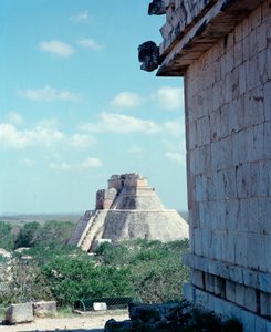 Før colombiansk civilisation: udsigt over det øvre tempel på stedet for Uxmals gamle maya-hovedstad, Puuc-stil. Nord Yucatan 600-900 e.Kr. Mexico af Mayan