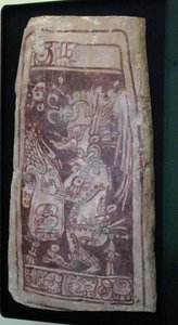 Hvælvingsomslag med maleri af guden K"Awiil og hieroglyftekst, Chenes-området, Yucatan, sen klassisk periode, 600-900 e.Kr. af Mayan