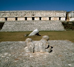 Udsigt over guvernørens palads, alter for de to jaguarer, 9.-10. århundrede af Mayan