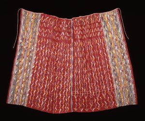 Cofradia-kappe, muligvis for en helgenfigur, ca. 1920-1940 (bomuld; glat kædevæv med kædestriber og kæde-ikat og supplerende skudmønster) af Mayan Mayan