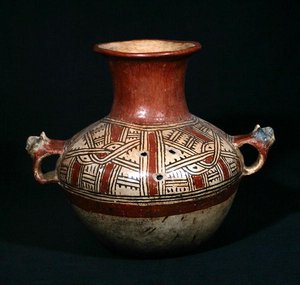 Begravelsesurne med huller fra Utatlan (Cumarcaaj), Quiche, Guatemala, Mellemamerika, Post Classic Period (terracotta) af Mayan Mayan