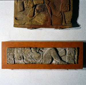 Overligger 27 fra Tonina, Chiapas, Mexico, Late Classic Period (600-900 AD) (sten) af Mayan Mayan