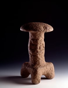 Præcolumbiansk kunst, Maya-civilisation, klassisk periode: stenskulptur i form af en stativsvamp. fra Chimaltenango, Guatemala. Svag. 31,3 x bredde 18 cm Guatemala, Nationalmuseet for arkæologi og etnologi af Mayan Mayan