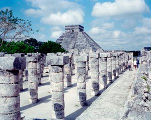 Før colombiansk civilisation: udsigt over stedet for Chichen Itza i Yucatan-regionen. Maya-civilisation, klassisk periode og Maya-renæssance, 750-1200 e.Kr. Mexico af Mayan Mayan