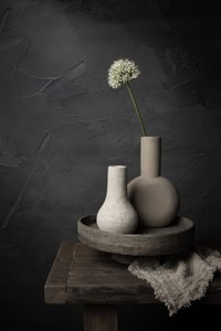 Stille blomst og vaser af Mayra Pama