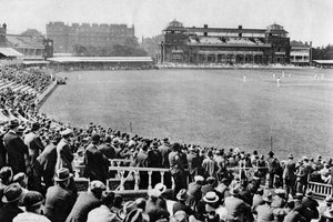 En cricketkamp, Lords cricketbane, London, 1926-1927. af McLeish