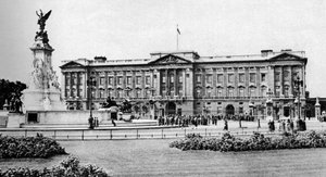 Buckingham Palace efter dets restaurering, London, 1926-1927.