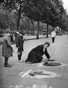 Fortovskunstner, Embankment, London, 1926-1927 af McLeish
