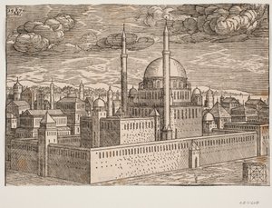 Moske, med to minareter, set fra nordvest; på den anden side af vandet kan Galata ses? I nederste højre hjørne er der en kubisk formet sten, hvorpå der er ætset en firkantet geometrisk figur, en figur, der formentlig viser af Melchior Lorck