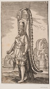 Stående soldat ved en klippekyst, hinsides vandet en by; hans hovedbeklædning er smykket med en ekstremt lang fjerprydelse af Melchior Lorck