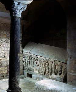 Merovingerkunst: Agilberts grav (7. århundrede), eveque i Paris. Sten begravelsesmonument. Klosteret i Jouarre (Seine og Marne).