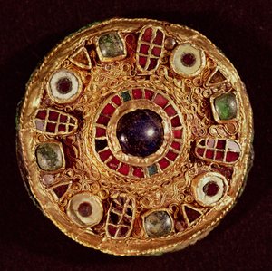 Rund broche (guld & cloisonne emalje)