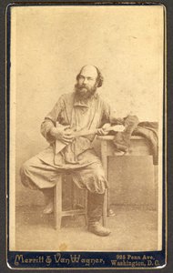 Portræt af uidentificeret mand med balalajka, mellem 1886 og 1895. af Merritt and Van Wagner