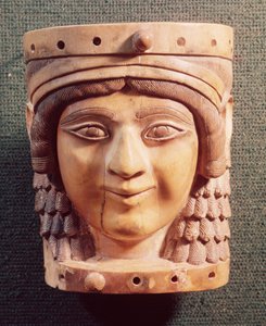 Hovedet af en kvinde, kaldet Fruen af Brønden eller Mona Lisa af Nimrud, fra Salmanassar III