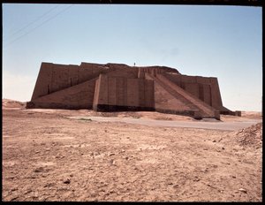 Udsigt over den rekonstruerede ziggurat, 2050 f.Kr af Mesopotamian Mesopotamian
