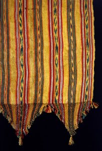 Detalje af en rebozo, slutningen af det 19. århundrede (silke, bomuld, naturlige farvestoffer og guldtråd) af Mexican School