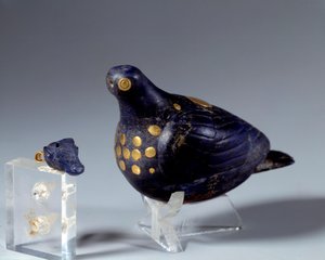 Østlig antikvitet: due i lapis lazuli (lapis lazuli) og guld. Fra Susas hjemmeside. Medio-elamit periode (Iran). 1200 f.Kr. Paris, Louvre-museet af Middle Elamite Period