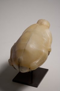 Todelt kar i form af en and (alabaster) (se også 249013-15)