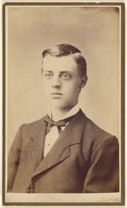 [Busteportræt af en uidentificeret mand]. af Miller and Company